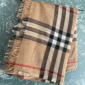 Burberry scarf lightweight